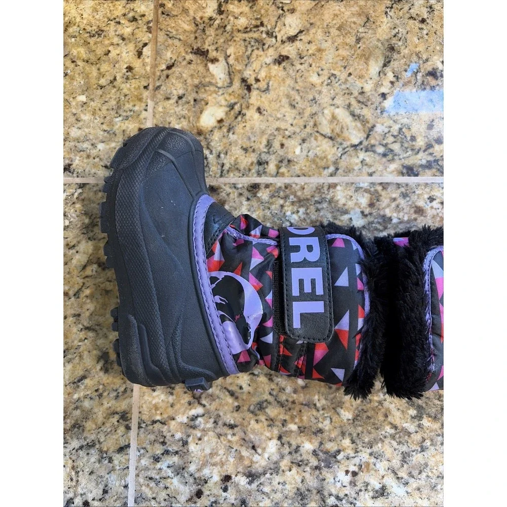 Sorel Purple/Black Geometric Commander‎ Print Faux Fur Trim Snow Boots Child 9